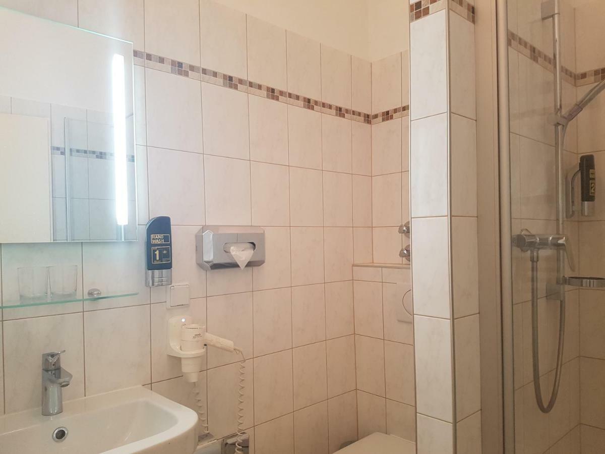 באדן Pension Villa Inge מראה חיצוני תמונה